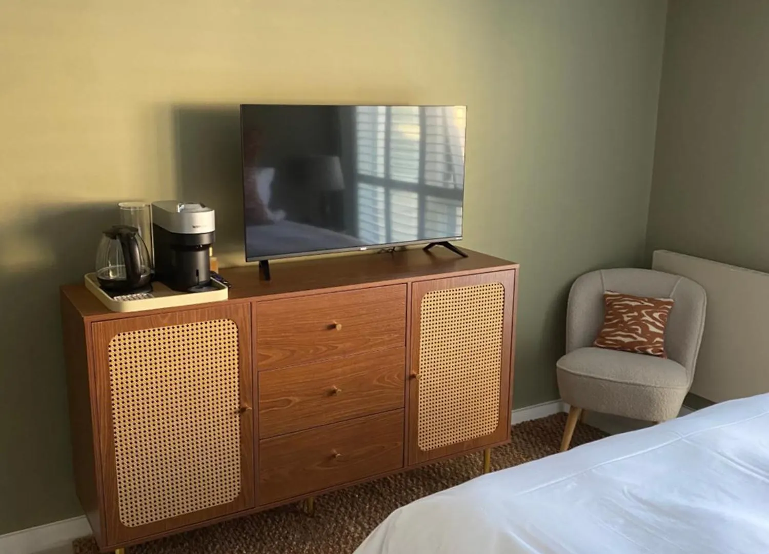 Homestay The Green Room - Room & En-Suite Only Cheltenham